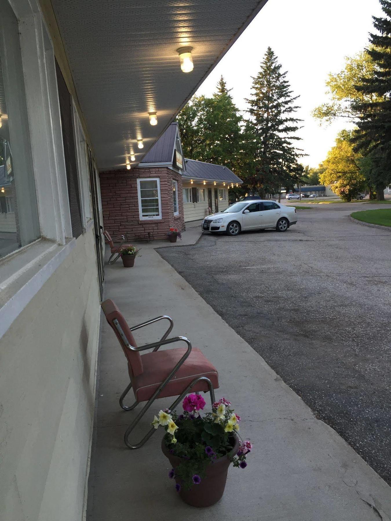 Yellow Quill Motel Portage la Prairie Bagian luar foto
